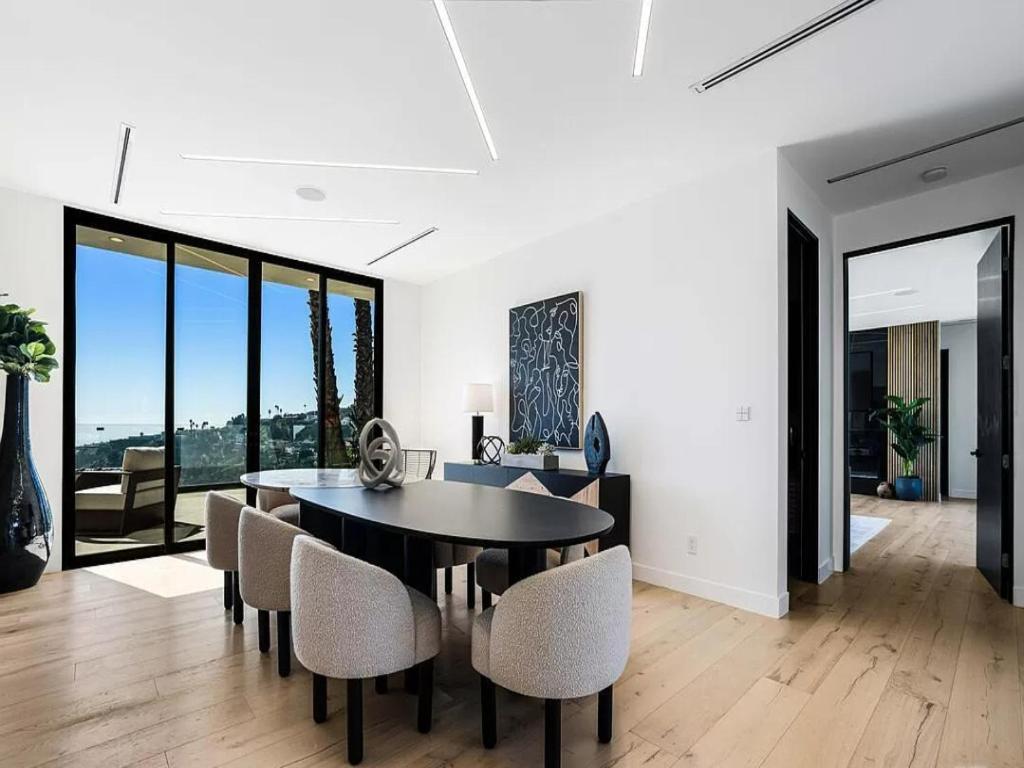 Villa Monarch Modern *